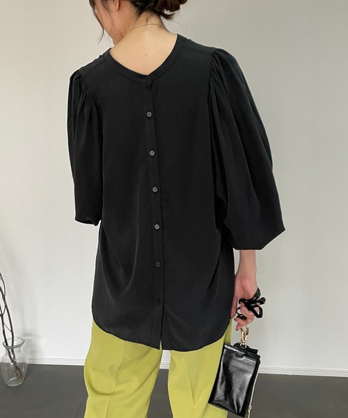 CAPRICIEUX LE'MAGE（カプリシューレマージュ）の「テンセル2WAYパフシャツ（シャツ/ブラウス・レディース・ホワイト/ブラック/グレイッシュベージュ・FREE）」の19枚目の写真