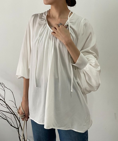 CAPRICIEUX LE'MAGE（カプリシューレマージュ）の「テンセル2WAYパフシャツ（シャツ/ブラウス・レディース・ホワイト/ブラック/グレイッシュベージュ・FREE）」の14枚目の写真