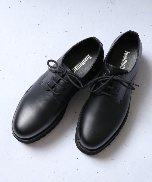 SPINNS(スピンズ)の「フェイクレザーシャークソール3ホールブーツ(ブーツ・メンズ・ブラック・27cm/26cm)」の2枚目の写真