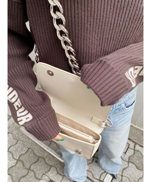 GYDA（ジェイダ）の「BOLDチェーンウォレットBAG（ショルダーバッグ・レディース・アイボリー/ブラック・FREE）」の10枚目の写真