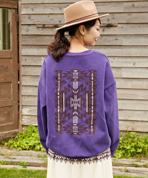チャイハネ（チャイハネ）の「【チャイハネ】ネイティブ柄刺繍トップス プルオーバー（スウェット・レディース・ホワイト/パープル/ブルー・FREE）」の3枚目の写真