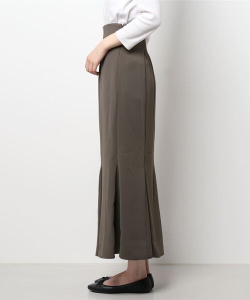 archives（アルシーヴ）の「マチ付マーメイドスカート（スカート・レディース・グレイッシュベージュ/ブラック/アイボリー/ブラウン・MEDIUM）」の16枚目の写真