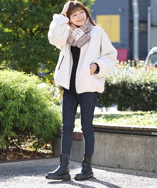 チチカカ（チチカカ）の「ボアジャケット（ノーカラージャケット・レディース・グレー/オフホワイト・FREE）」の15枚目の写真