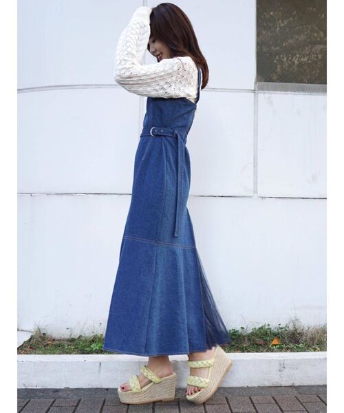 MERCURYDUO（マーキュリーデュオ）の「バックプリーツデニムキャミジャンスカ（ワンピース・レディース・インディゴブルー/アイボリー/ラベンダー・MEDIUM/SMALL）」の15枚目の写真