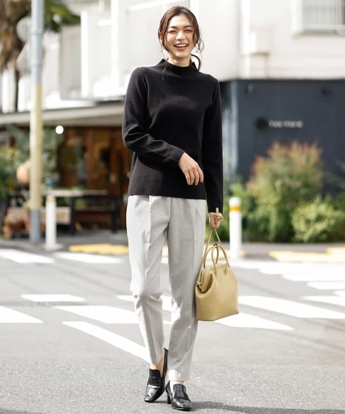 a.v.v(アーヴェヴェ)の「【洗濯機で洗える】ハイネックニットプルオーバー(ニット/セーター・レディース・レッド/クリーム/ネイビー/アイボリー/モカ/ブラック・34/38/36/40/42)」の20枚目の写真