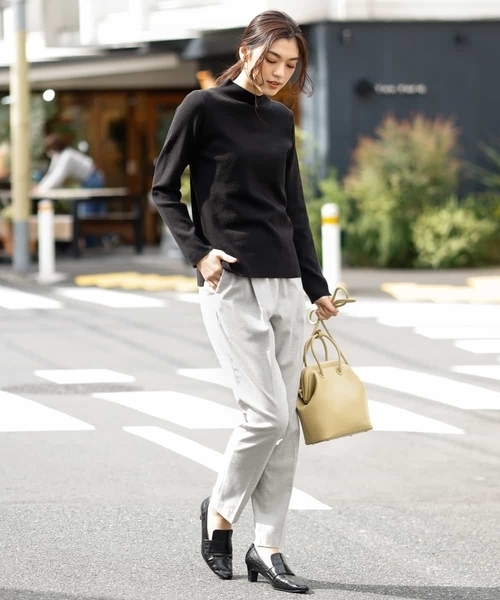 a.v.v(アーヴェヴェ)の「【洗濯機で洗える】ハイネックニットプルオーバー(ニット/セーター・レディース・レッド/クリーム/ネイビー/アイボリー/モカ/ブラック・34/38/36/40/42)」の19枚目の写真