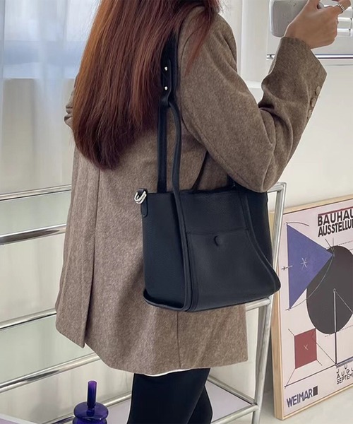 me+em select（ミームセレクト）の「【 ポーチ付き 】4wayフェイクレザースクエアバッグ（ショルダーストラップ付属）（ショルダーバッグ・レディース・ブラック/ベージュ/ブラウン/カーキ/ブルー・FREE）」の18枚目の写真