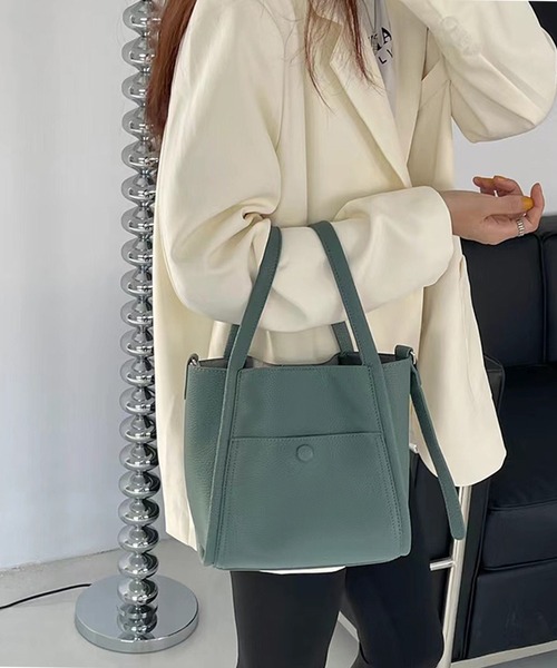 me+em select（ミームセレクト）の「【 ポーチ付き 】4wayフェイクレザースクエアバッグ（ショルダーストラップ付属）（ショルダーバッグ・レディース・ブラック/ベージュ/ブラウン/カーキ/ブルー・FREE）」の16枚目の写真