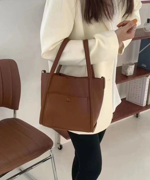 me+em select（ミームセレクト）の「【 ポーチ付き 】4wayフェイクレザースクエアバッグ（ショルダーストラップ付属）（ショルダーバッグ・レディース・ブラック/ベージュ/ブラウン/カーキ/ブルー・FREE）」の13枚目の写真