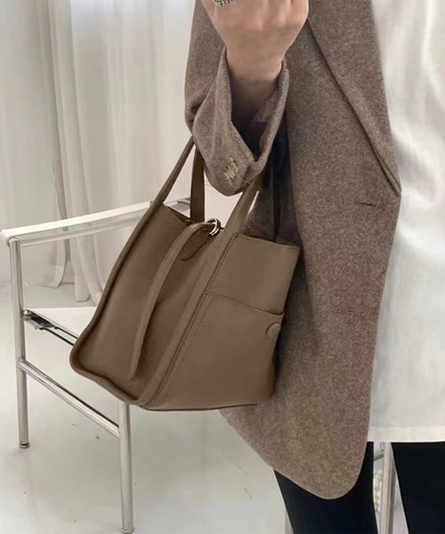 me+em select（ミームセレクト）の「【 ポーチ付き 】4wayフェイクレザースクエアバッグ（ショルダーストラップ付属）（ショルダーバッグ・レディース・ブラック/ベージュ/ブラウン/カーキ/ブルー・FREE）」の9枚目の写真