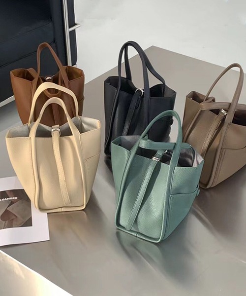 me+em select（ミームセレクト）の「【 ポーチ付き 】4wayフェイクレザースクエアバッグ（ショルダーストラップ付属）（ショルダーバッグ・レディース・ブラック/ベージュ/ブラウン/カーキ/ブルー・FREE）」の19枚目の写真