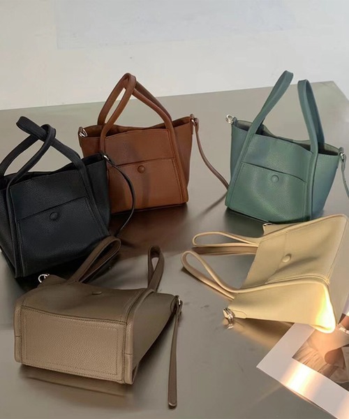 me+em select（ミームセレクト）の「【 ポーチ付き 】4wayフェイクレザースクエアバッグ（ショルダーストラップ付属）（ショルダーバッグ・レディース・ブラック/ベージュ/ブラウン/カーキ/ブルー・FREE）」の22枚目の写真