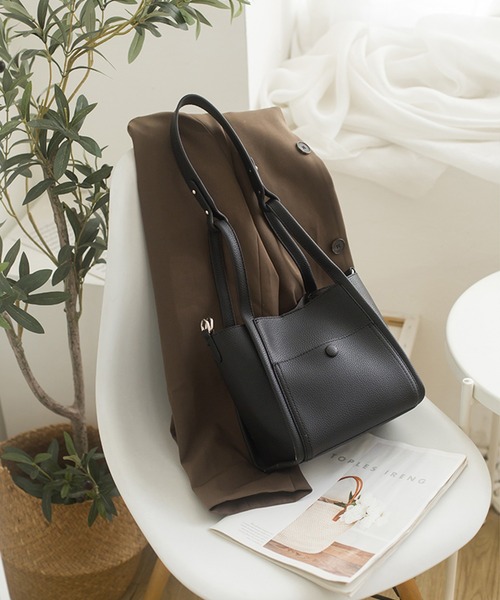 me+em select（ミームセレクト）の「【 ポーチ付き 】4wayフェイクレザースクエアバッグ（ショルダーストラップ付属）（ショルダーバッグ・レディース・ブラック/ベージュ/ブラウン/カーキ/ブルー・FREE）」の17枚目の写真