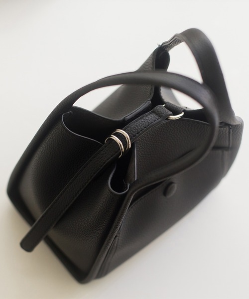 me+em select（ミームセレクト）の「【 ポーチ付き 】4wayフェイクレザースクエアバッグ（ショルダーストラップ付属）（ショルダーバッグ・レディース・ブラック/ベージュ/ブラウン/カーキ/ブルー・FREE）」の8枚目の写真