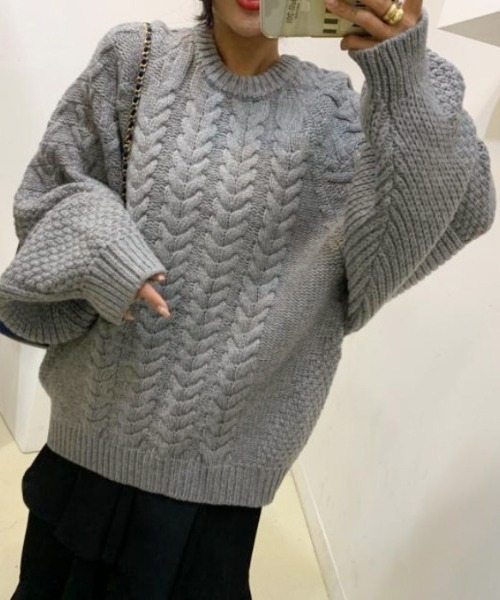 by muni:r(バイ ムニール)の「ルーズフィットワッフルラウンドネックニット(ニット/セーター・レディース・ブラック/グレー/アイボリー・FREE)」の15枚目の写真
