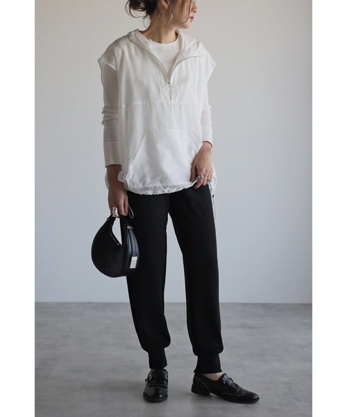 Bonjour Sagan（ボンジュールサガン）の「裾スリットジャージライクジョガーパンツ（その他パンツ・レディース・ブラック/ホワイト・FREE）」の15枚目の写真