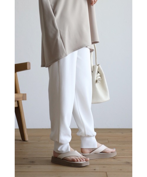 Bonjour Sagan（ボンジュールサガン）の「裾スリットジャージライクジョガーパンツ（その他パンツ・レディース・ブラック/ホワイト・FREE）」の6枚目の写真