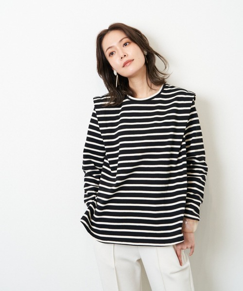 HERENCIA(ヘレンチア)の「ショルダー タック デザイン ボーダー ロングスリーブ(Tシャツ/カットソー・レディース・ホワイト×ピンク/ホワイト×ブルー/ブラック×ホワイト/ホワイト×ブラック/ブラウン系その他・MEDIUM)」の4枚目の写真