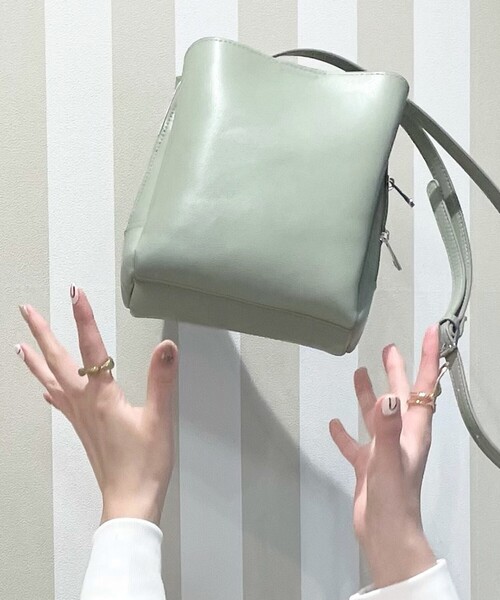 SHOO・LA・RUE(シューラルー)の「◆ふわっとかるい3層ショルダー(ショルダーバッグ・レディース・ブラック/ライトグリーン/ナチュラル/ブラウン系その他7・00)」の5枚目の写真