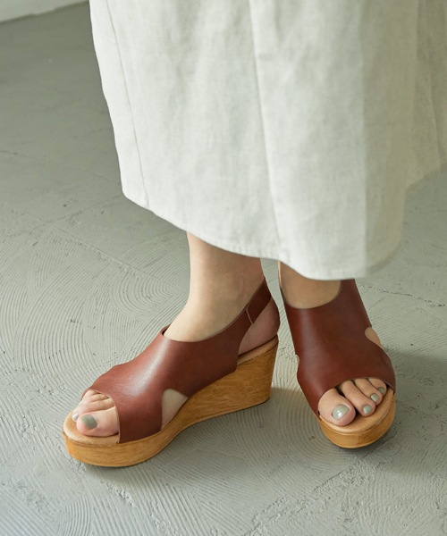 Fashion Letter（ファッションレター）の「日本製厚底バックベルトサボサンダル 痛くないサンダル（サンダル・レディース・ホワイト/ブラック/キャメル・LL/S/M/L）」の5枚目の写真