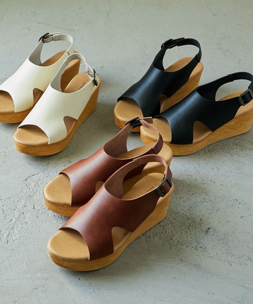 Fashion Letter（ファッションレター）の「日本製厚底バックベルトサボサンダル 痛くないサンダル（サンダル・レディース・ホワイト/ブラック/キャメル・LL/S/M/L）」の4枚目の写真