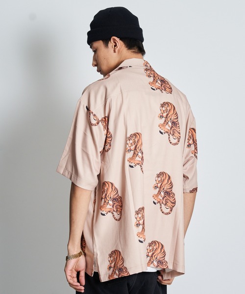 【送料無料】メンズ GALLIS ADDICTION ガリス アディクション 半袖 シャツ 半袖シャツ リップ柄 唇 フォト 総柄 ワイドシルエット ユニセックス レディース モノクロ モノトーン 白 ホワイト 黒 ブラック GALLIS ADDICTION（ガリスアディクション）の「GA TIGER O・C SHIRT/虎