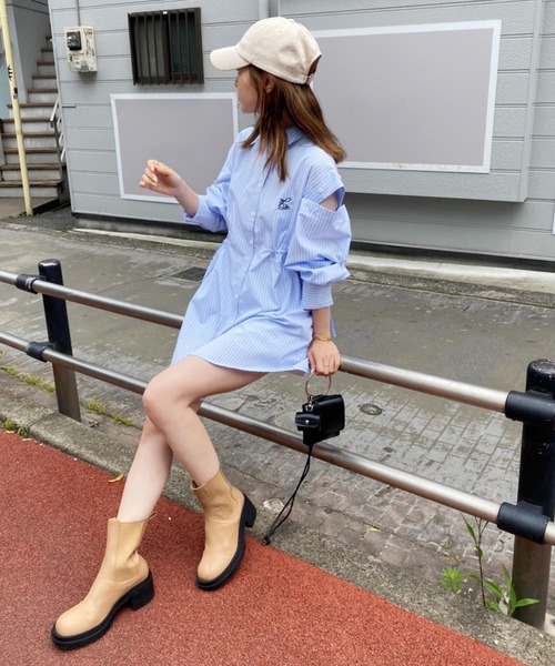 one after another NICE CLAUP(ワンアフターアナザーナイスクラップ)の「肩あきマルチウェイミニシャツワンピース(シャツ/ブラウス・レディース・オフホワイト/ピンク系その他/サックスブルー系・FREE)」の20枚目の写真