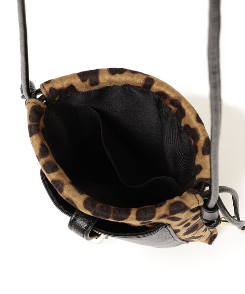 SHIPS（シップス）の「*スマホ ポケット ショルダー◆（ショルダーバッグ・レディース・ライトグレー/ブラック/ネイビー/ピンク/グリーン/ブラック系/ライトグリーン/チャコールグレー・ONE SIZE）」の13枚目の写真