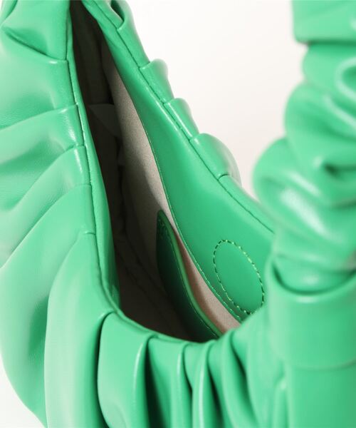 JW PEI（ジェイダブリューペイ）の「(JW PEI)ワンハンドルバッグ（ショルダーバッグ・レディース・ブラック/ホワイト/パープル/ブルー/グリーン/レッド・FREE）」の11枚目の写真