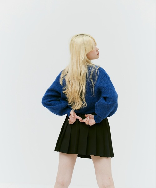 17HR（セブンティーンアワーズ）の「ボリュームスリーブショートカーディガン（カーディガン/ボレロ・レディース・ホワイト/ブラック/ブルー・FREE）」の8枚目の写真