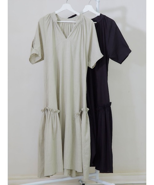 Ayla(アイラ)の「v neck smock dress(ワンピース・レディース・ブラック/オリーブ・FREE)」の5枚目の写真