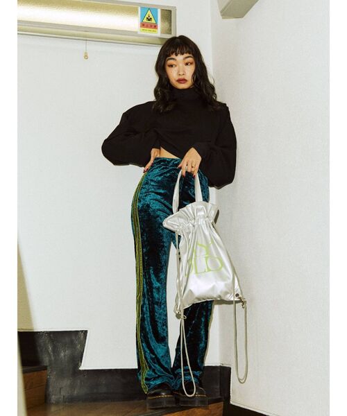 jouetie（ジュエティ）の「ベロアラインフレアパンツ（その他パンツ・レディース・ブラック/ピンク/ブルー・MEDIUM）」の12枚目の写真