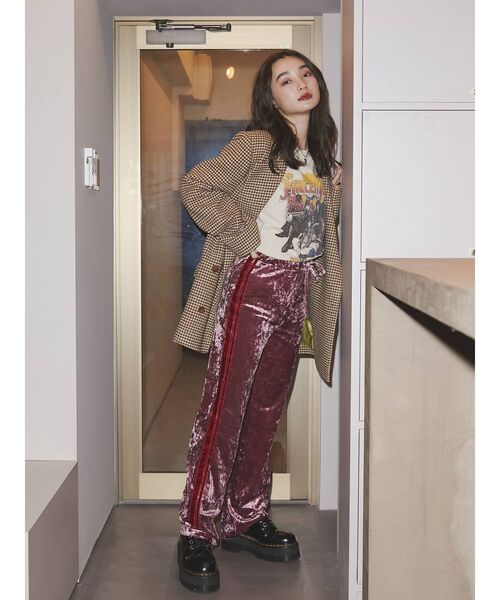 jouetie（ジュエティ）の「ベロアラインフレアパンツ（その他パンツ・レディース・ブラック/ピンク/ブルー・MEDIUM）」の6枚目の写真