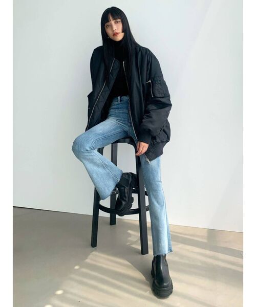 EMODA（エモダ）の「ハイポケットハイウエストフレアパギンス（デニムパンツ・レディース・ブラック/ライトブルー/インディゴブルー・X-SMALL/SMALL/MEDIUM）」の5枚目の写真