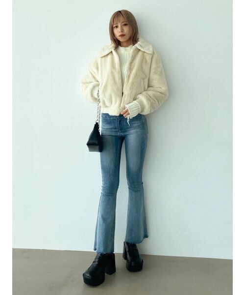 EMODA（エモダ）の「ハイポケットハイウエストフレアパギンス（デニムパンツ・レディース・ブラック/ライトブルー/インディゴブルー・X-SMALL/SMALL/MEDIUM）」の9枚目の写真