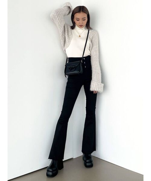 EMODA（エモダ）の「ハイポケットハイウエストフレアパギンス（デニムパンツ・レディース・ブラック/ライトブルー/インディゴブルー・X-SMALL/SMALL/MEDIUM）」の15枚目の写真