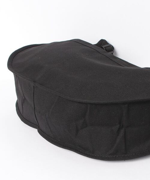 H.Warren(エイチウォーレン)の「大容量!アジャスター&外ポケット付きキャンバスビッグショルダーバッグ(ショルダーバッグ・レディース・ブラック/ホワイト・FREE)」の11枚目の写真