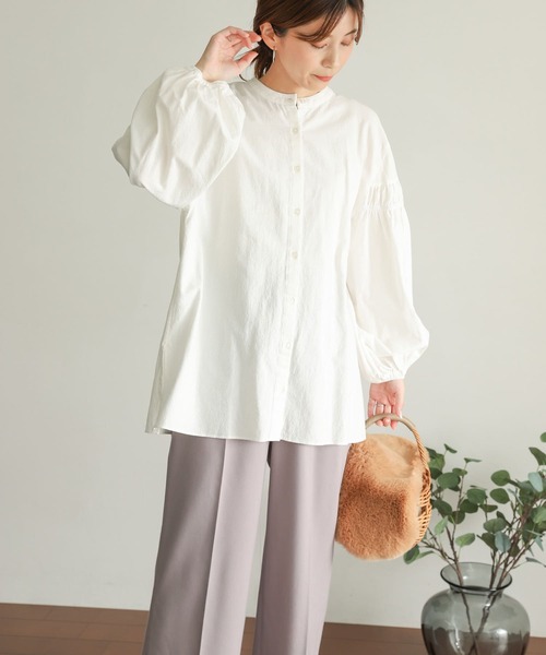 URBAN RESEARCH DOORS（アーバンリサーチドアーズ）の「ギャザースリーブブラウス（シャツ/ブラウス・レディース・オフホワイト/ブラック/ベージュ・MEDIUM）」の9枚目の写真