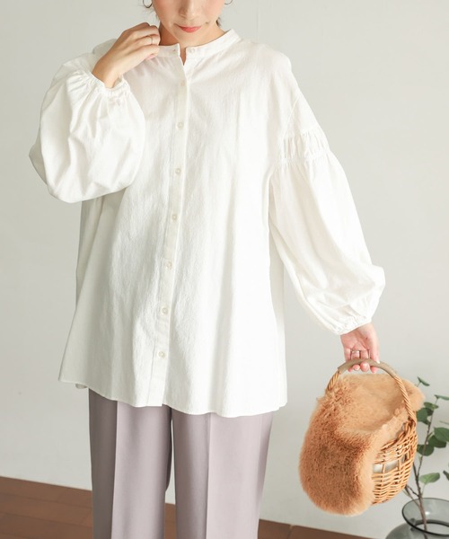 URBAN RESEARCH DOORS（アーバンリサーチドアーズ）の「ギャザースリーブブラウス（シャツ/ブラウス・レディース・オフホワイト/ブラック/ベージュ・MEDIUM）」の10枚目の写真