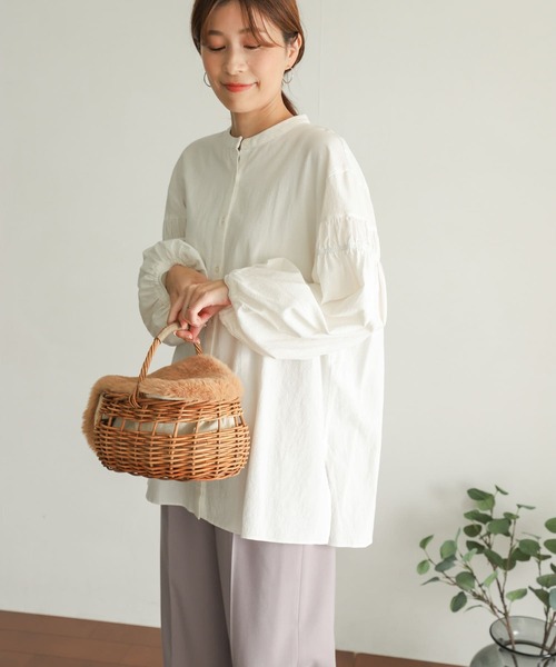 URBAN RESEARCH DOORS（アーバンリサーチドアーズ）の「ギャザースリーブブラウス（シャツ/ブラウス・レディース・オフホワイト/ブラック/ベージュ・MEDIUM）」の12枚目の写真