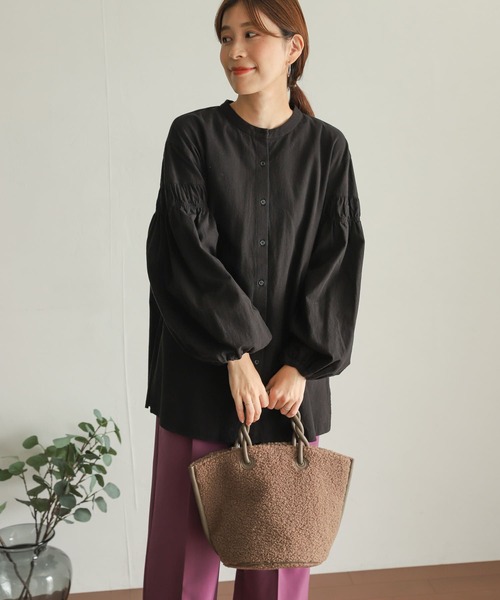 URBAN RESEARCH DOORS（アーバンリサーチドアーズ）の「ギャザースリーブブラウス（シャツ/ブラウス・レディース・オフホワイト/ブラック/ベージュ・MEDIUM）」の15枚目の写真