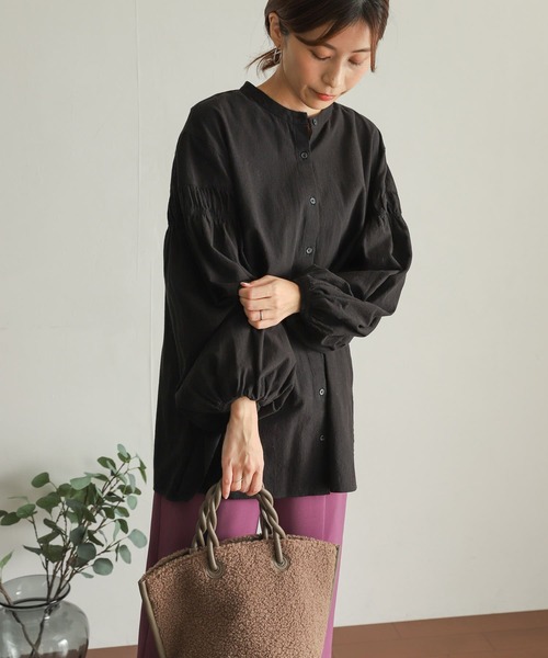 URBAN RESEARCH DOORS（アーバンリサーチドアーズ）の「ギャザースリーブブラウス（シャツ/ブラウス・レディース・オフホワイト/ブラック/ベージュ・MEDIUM）」の21枚目の写真