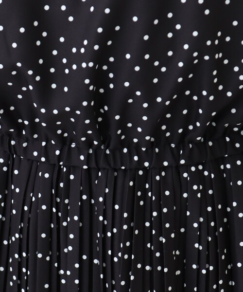 SHOO・LA・RUE（シューラルー）の「◆【S-3L】軽やかに上品に ボトムプリーツワンピース（ワンピース・レディース・ブラック系2/ブラック系5・04/03/02/01/05）」の3枚目の写真