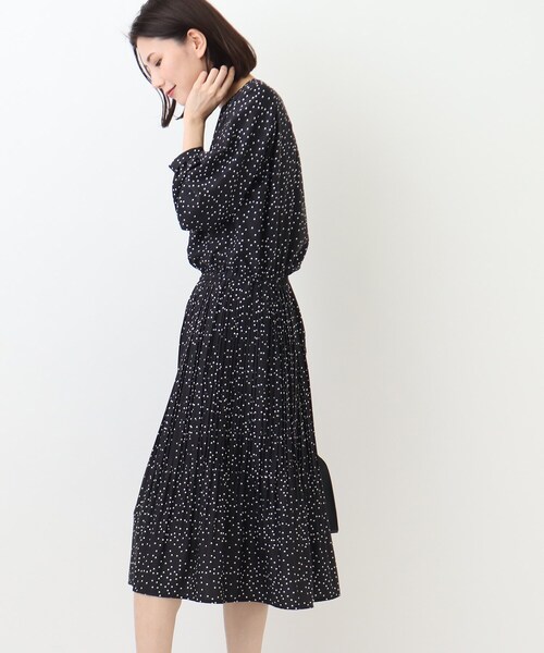 SHOO・LA・RUE（シューラルー）の「◆【S-3L】軽やかに上品に ボトムプリーツワンピース（ワンピース・レディース・ブラック系2/ブラック系5・04/03/02/01/05）」の6枚目の写真