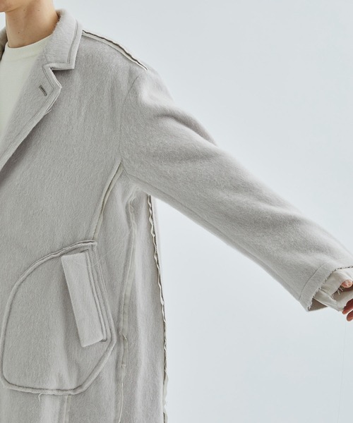 DISCOVERED（ディスカバード）の「STUDIOUS別注 ALPACA SHAGGY LONG COAT（チェスターコート・メンズ・ホワイト/ブラック・1）」の14枚目の写真