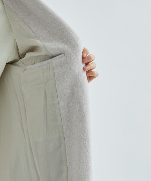 DISCOVERED（ディスカバード）の「STUDIOUS別注 ALPACA SHAGGY LONG COAT（チェスターコート・メンズ・ホワイト/ブラック・1）」の18枚目の写真