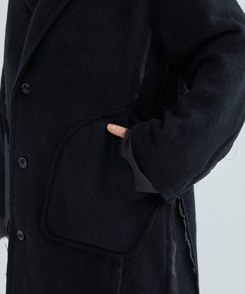 DISCOVERED（ディスカバード）の「STUDIOUS別注 ALPACA SHAGGY LONG COAT（チェスターコート・メンズ・ホワイト/ブラック・1）」の5枚目の写真