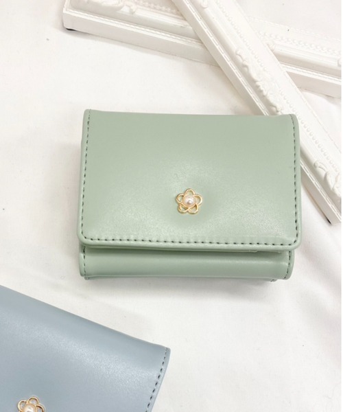 WEGO（ウィゴー）の「WEGO/メタルフラワーウォレット（財布・レディース・ブラック/オフホワイト/サックスブルー/グリーン・FREE）」の3枚目の写真