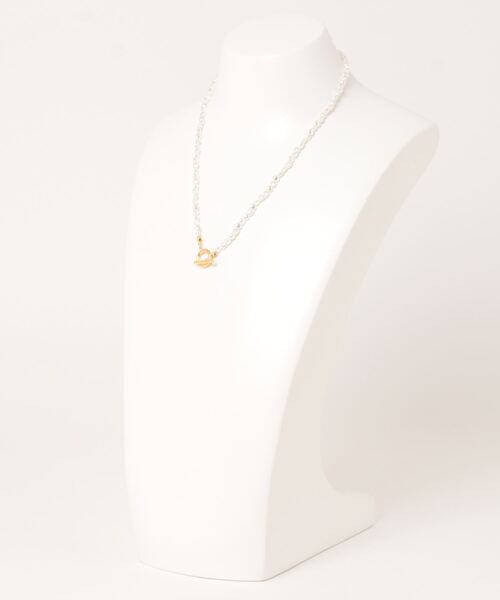 ADAM ET ROPE'(アダムエロペ)の「【LES BIJOUX】ニュアンスパールチョーカー(ネックレス・レディース・ホワイト系その他2・FREE)」の2枚目の写真
