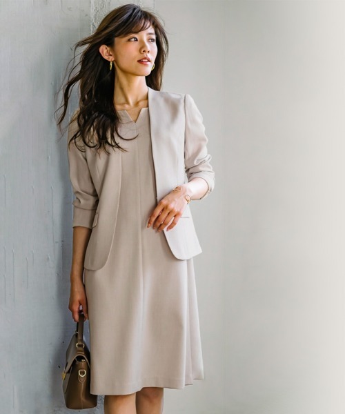 7days Life Styling（セブンデイズライフスタイリング）の「【販売終了】ドビー素材セットアップアンサンブルスーツ（ノーカラージャケット＋共リボン付キーネックワンピース）（スーツセット・レディース・ブラック/ネイビー/グレイッシュベージュ・M/3L/L/S/LL）」の7枚目の写真